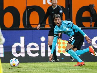 Bayer nach Zittersieg in Augsburg Herbstmeister Bayer nach Zittersieg in Augsburg Herbstmeister