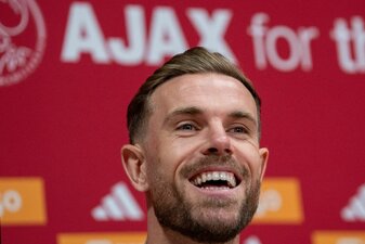 Jordan Henderson einigte sich mit Al-Ettifaq auf eine Vertragsauflösung und unterschrieb anschließend einen Kontrakt bei Ajax bis zum Sommer 2026. Jordan Henderson einigte sich mit Al-Ettifaq auf eine Vertragsauflösung und unterschrieb anschließend einen Kontrakt bei Ajax bis zum Sommer 2026.