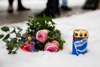 Die Hertha-Ultras laden am Sonntag zu einem Trauermarsch für den gestorbenen Präsidenten Kay Bernstein ein. Die Hertha-Ultras laden am Sonntag zu einem Trauermarsch für den gestorbenen Präsidenten Kay Bernstein ein.