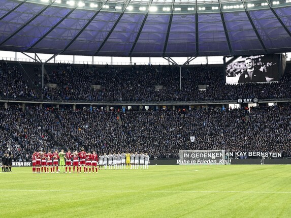Hertha BSC verpasst Sieg nach Bernstein-Tod - Gedenken im Olympiastadion