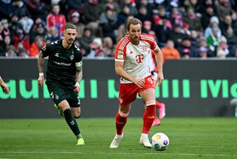 Harry Kane (r) und die Bayern mussten sich Werder Bremen geschlagen geben. Harry Kane (r) und die Bayern mussten sich Werder Bremen geschlagen geben.