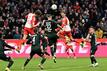 Bayerns Leon Goretzka (l) kam gegen Bremen erst in der 64. Minute ins Spiel.