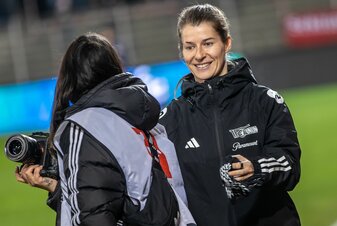 Eta wird sich bei der Spieltagspressekonferenz den Fragen der Journalisten stellen. Eta wird sich bei der Spieltagspressekonferenz den Fragen der Journalisten stellen.