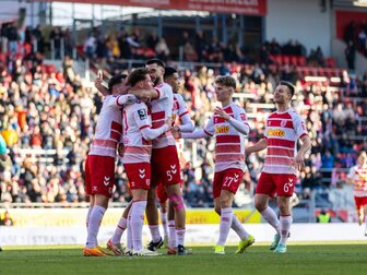 3. Liga: Regensburg übernimmt Tabellenführung 3. Liga: Regensburg übernimmt Tabellenführung