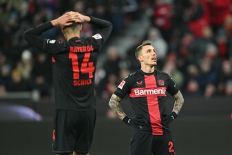 Spitzenreiter Leverkusen hat gegen tiefstehende Gladbacher keine Lösung gefunden. Spitzenreiter Leverkusen hat gegen tiefstehende Gladbacher keine Lösung gefunden.