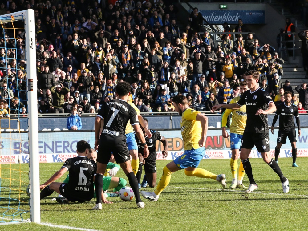 Mit Schalke gleichgezogen: Braunschweiger Siegeszug hält an