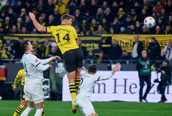 Dortmunds Niclas Füllkrug erzielt das 2:1. Dortmunds Niclas Füllkrug erzielt das 2:1.