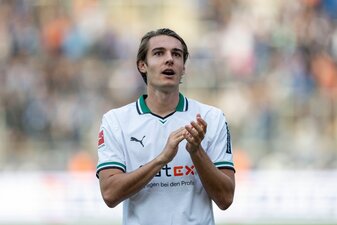 Florian Neuhaus steht bei Borussia Mönchengladbach unter Vertrag. Florian Neuhaus steht bei Borussia Mönchengladbach unter Vertrag.