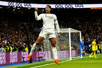 Jude Bellinghams Transfer von Borussia Dortmund zu Real Madrid war der teuerste im vergangenen Kalenderjahr. Jude Bellinghams Transfer von Borussia Dortmund zu Real Madrid war der teuerste im vergangenen Kalenderjahr.