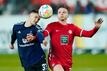 Noah Katterbach (l) kehrt zum Hamburger SV zurück.