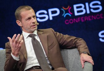 UEFA-Präsident Aleksander Ceferin bei einem Podiumsgespräch auf der Branchenkonferenz SpoBis. UEFA-Präsident Aleksander Ceferin bei einem Podiumsgespräch auf der Branchenkonferenz SpoBis.