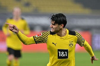 Dortmunds Mahmoud Dahoud kehrt offenbar auf Leihbasis in die Bundesliga zurück. Dortmunds Mahmoud Dahoud kehrt offenbar auf Leihbasis in die Bundesliga zurück.