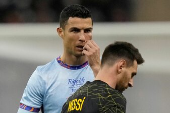 Messi und Ronaldo spielten beide lange in der spanischen Primera Division. Messi und Ronaldo spielten beide lange in der spanischen Primera Division.