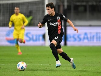 Soll bei Vitesse Arnheim Spielpraxis sammeln: Frankfurts Paxten Aaronson. Soll bei Vitesse Arnheim Spielpraxis sammeln: Frankfurts Paxten Aaronson.