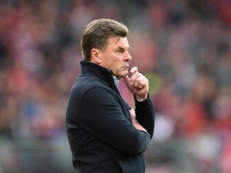 FCN: Hecking entschuldigt sich nach "Folklore"-Spruch FCN: Hecking entschuldigt sich nach "Folklore"-Spruch