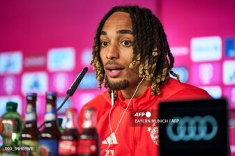 FC Bayern: Boey zunächst auf der Bank FC Bayern: Boey zunächst auf der Bank