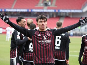 Club-Juwel Uzun auf den Spuren von Olaf Thon Club-Juwel Uzun auf den Spuren von Olaf Thon