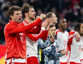 Thomas Müller (l) und seine Bayern freuen sich auf das Topspiel gegen Bayer Leverkusen. Thomas Müller (l) und seine Bayern freuen sich auf das Topspiel gegen Bayer Leverkusen.