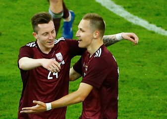 Der Italiener Paolo Nicolato wird zukünftig unter anderem Aleksejs Saveljevs (l) und Raimonds Krollis trainieren. Der Italiener Paolo Nicolato wird zukünftig unter anderem Aleksejs Saveljevs (l) und Raimonds Krollis trainieren.