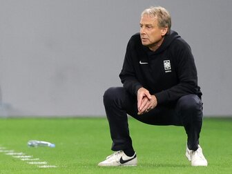 Auch sein Lächeln ist Thema: Scharfe Kritik an Klinsmann Auch sein Lächeln ist Thema: Scharfe Kritik an Klinsmann