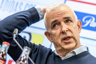 Union-Präsident Dirk Zingler kritisiert die DFL. Union-Präsident Dirk Zingler kritisiert die DFL.