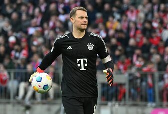 Steht bim Bundesliga-Topspiel gegen Bayer 04 Leverkusen im Tor der Münchner: Manuel Neuer. Steht bim Bundesliga-Topspiel gegen Bayer 04 Leverkusen im Tor der Münchner: Manuel Neuer.
