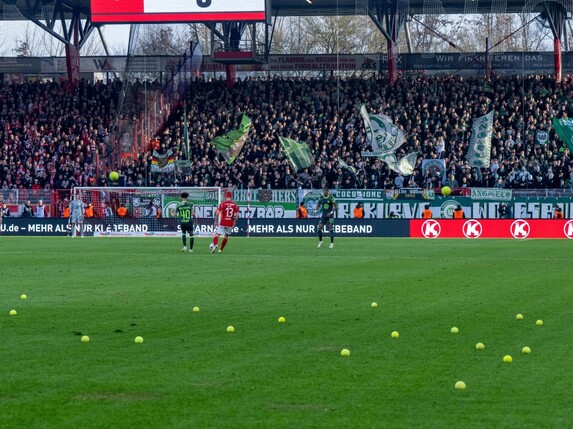 Union gewinnt nach heftigen Fan-Protesten