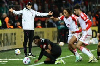 Bayerns Trainer Thomas Tuchel steht an der Seitenlinie. In Leverkusen gab es für den Rekordmeister nichts zu holen. Bayerns Trainer Thomas Tuchel steht an der Seitenlinie. In Leverkusen gab es für den Rekordmeister nichts zu holen.