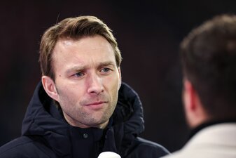 Simon Rolfes, Leverkusens Geschäftsführer Sport, will weiter nichts von der Meisterschaft wissen. Simon Rolfes, Leverkusens Geschäftsführer Sport, will weiter nichts von der Meisterschaft wissen.