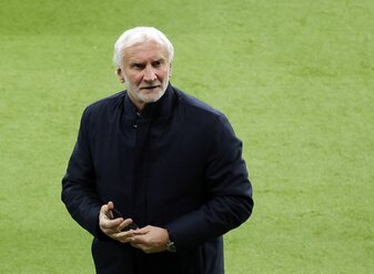 Der DFB-Sportdirektor schwärmt von seinem Ex-Club Leverkusen. Der DFB-Sportdirektor schwärmt von seinem Ex-Club Leverkusen.