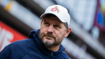Der frühere Köln-Trainer gilt als Kandidat auf das Traineramt beim Hamburger SV. Der frühere Köln-Trainer gilt als Kandidat auf das Traineramt beim Hamburger SV.