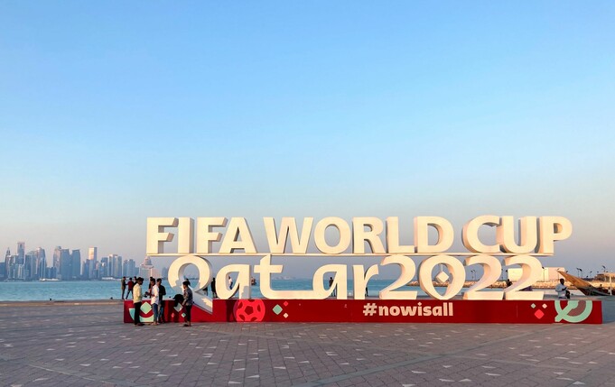2022 fand die Fußball-Weltmeisterschaft in Katar statt.