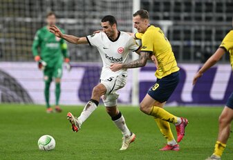 Ellyes Skhiri (l) und die Eintracht kamen trotz 2:0-Führung nicht über ein 2:2 bei Saint-Gilloise hinaus. Ellyes Skhiri (l) und die Eintracht kamen trotz 2:0-Führung nicht über ein 2:2 bei Saint-Gilloise hinaus.