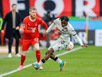 Leverkusen weiter auf Rekord- und Meisterkurs Leverkusen weiter auf Rekord- und Meisterkurs