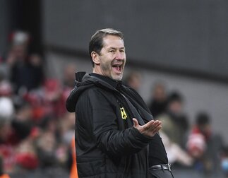 Trainer Franco Foda hat sich mit dem Fußballverband des Kosovo auf einen Zwei-Jahres-Vertrag geeinigt. Trainer Franco Foda hat sich mit dem Fußballverband des Kosovo auf einen Zwei-Jahres-Vertrag geeinigt.