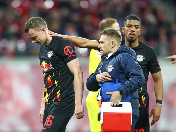 Vor Gastspiel in München: RB Leipzig bangt um Klostermann
