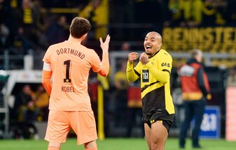 Für das Duell in Eindhoven kehrt der zuletzt angeschlagene Niederländer Donyell Malen in den BVB-Kader zurück . Für das Duell in Eindhoven kehrt der zuletzt angeschlagene Niederländer Donyell Malen in den BVB-Kader zurück .