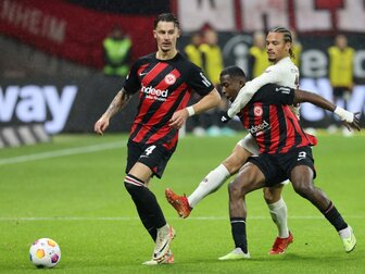 Zur EM: Eintracht-Profi Koch unterstützt Kinder Zur EM: Eintracht-Profi Koch unterstützt Kinder