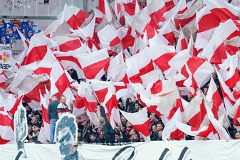 In den vergangenen Monaten hatte es immer wieder Zusammenstöße von Fans und Polizei gegeben. In den vergangenen Monaten hatte es immer wieder Zusammenstöße von Fans und Polizei gegeben.