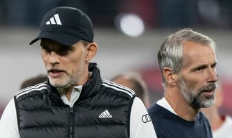 Bayern-Trainer Thomas Tuchel (l) und Leipzigs Trainer Marco Rose treffen am Samstag mit ihren Mannschaften aufeinander. Bayern-Trainer Thomas Tuchel (l) und Leipzigs Trainer Marco Rose treffen am Samstag mit ihren Mannschaften aufeinander.