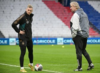 Alexandra Popp und Horst Hrubesch wollen zu Olympia. Alexandra Popp und Horst Hrubesch wollen zu Olympia.