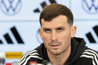 Toni Kroos hat bekannt gegeben, dass er in die deutsche Nationalmannschaft zurückkehrt - sehr zur Freude von Pascal Groß. Toni Kroos hat bekannt gegeben, dass er in die deutsche Nationalmannschaft zurückkehrt - sehr zur Freude von Pascal Groß.