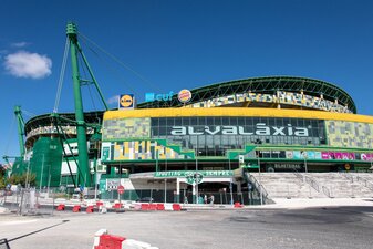 In der Nähe des Heimstadions vom Verein Sporting Lissabon soll es zu gewalttätigen Fan-Auseinandersetzungen gekommen sein. In der Nähe des Heimstadions vom Verein Sporting Lissabon soll es zu gewalttätigen Fan-Auseinandersetzungen gekommen sein.