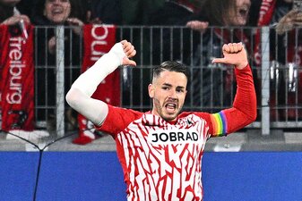 Freiburgs Christian Günter jubelt nach seinem Tor zum 1:0.