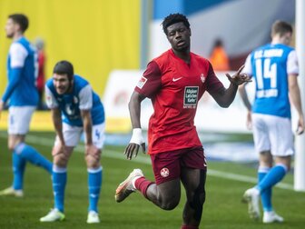 Foto: Dank Ache: Kaiserslautern gewinnt Kellerduell in Rostock