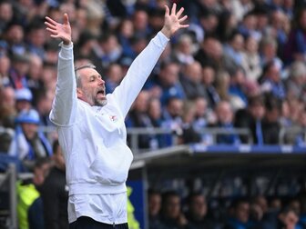 Nicht in der "Supertrainerrolle": Rose wechselt Sieg ein Nicht in der "Supertrainerrolle": Rose wechselt Sieg ein