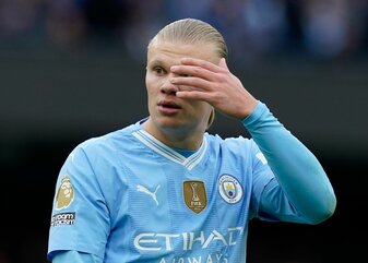 City-Superstar Erling Haaland kann sich seinen Fehlschuss nicht erklären. City-Superstar Erling Haaland kann sich seinen Fehlschuss nicht erklären.
