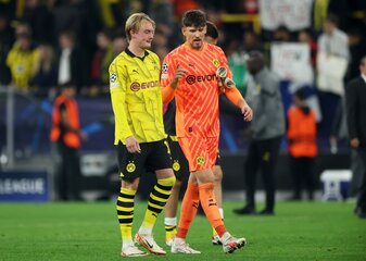 Nur ein Spieler ist beim BVB in Sachen Marktwert noch besser als Julian Brandt (l., mit Torhüter Gregor Kobel nach dem 0:0 gegen den AC Mailand am 4. Oktober 2023). Foto: Alex Grimm/Getty Images. Nur ein Spieler ist beim BVB in Sachen Marktwert noch besser als Julian Brandt (l., mit Torhüter Gregor Kobel nach dem 0:0 gegen den AC Mailand am 4. Oktober 2023). Foto: Alex Grimm/Getty Images.