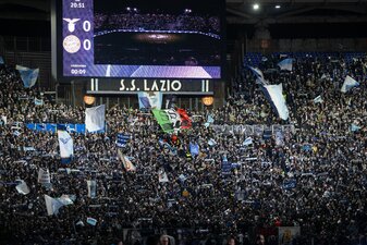 Fans von Lazio Rom sollen im Münchner Hofbräuhaus faschistische Gesänge angestimmt haben. Fans von Lazio Rom sollen im Münchner Hofbräuhaus faschistische Gesänge angestimmt haben.