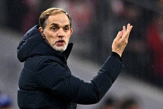 Voller Körpereinsatz bei der Motivationsrede: Thomas Tuchel hatte gegen eine Tür getreten. Voller Körpereinsatz bei der Motivationsrede: Thomas Tuchel hatte gegen eine Tür getreten.